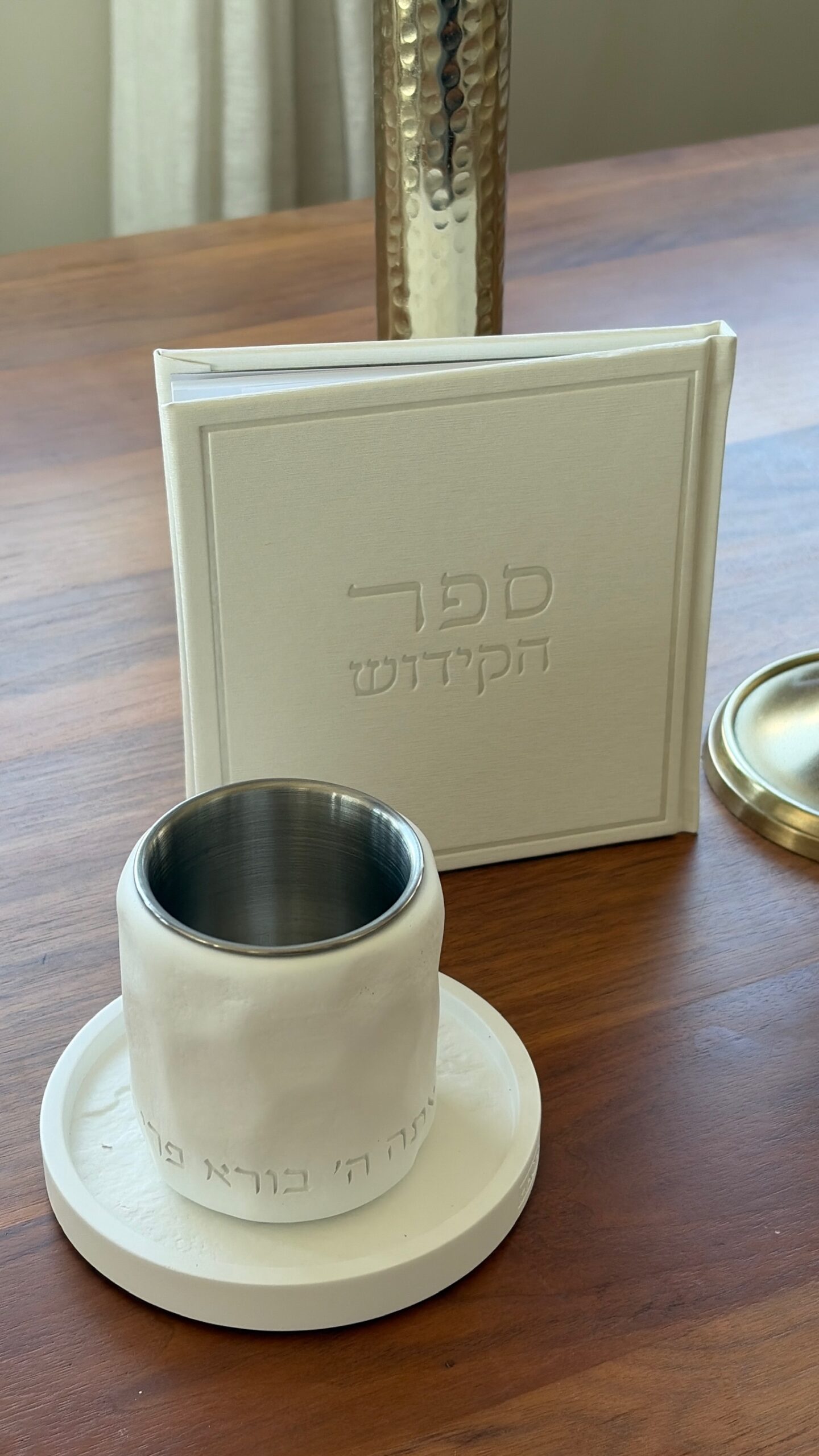 IMG_5587 כוס קידוש-גלים לבן – תמונה 1